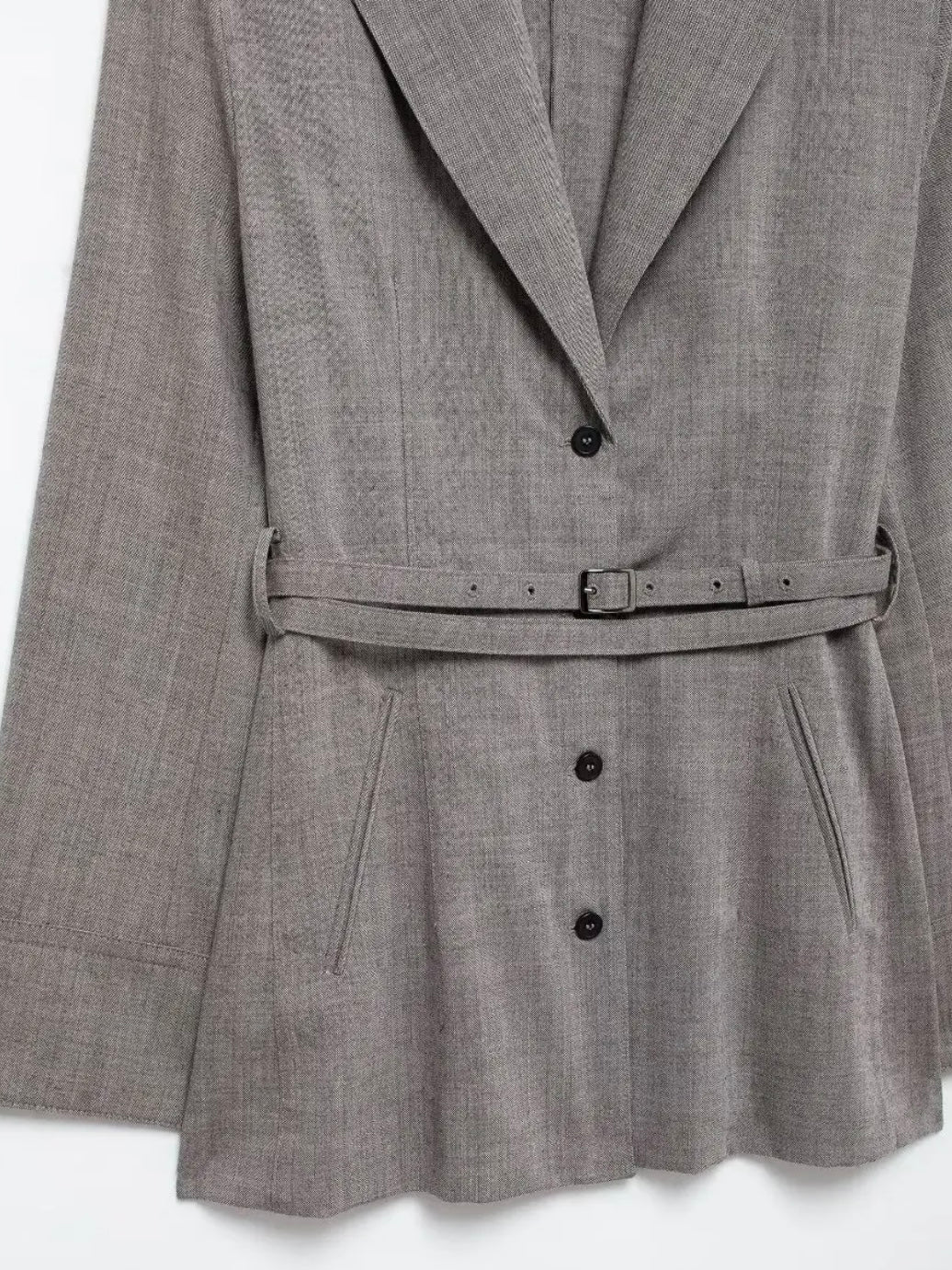 Fließender Blazer mit Gürtel