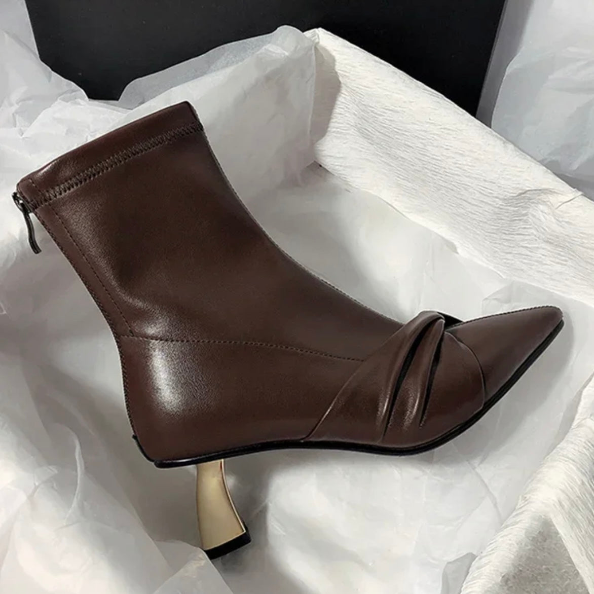 Stiefeletten mit Twist-Detail