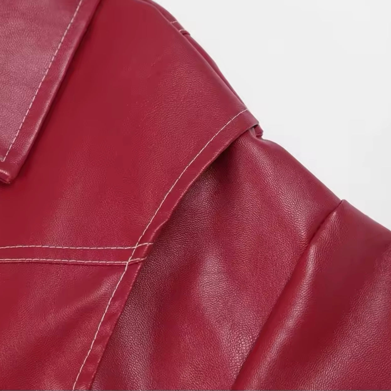Kirschrote ECO Lederjacke mit ausgestelltem Kragen