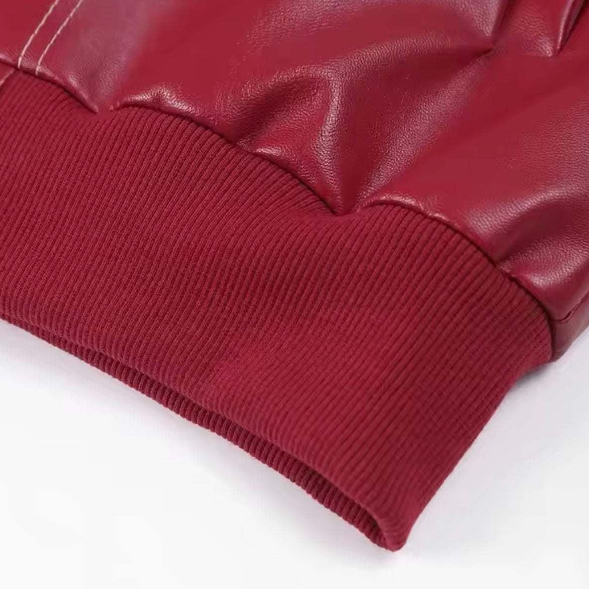 Kirschrote ECO Lederjacke mit ausgestelltem Kragen