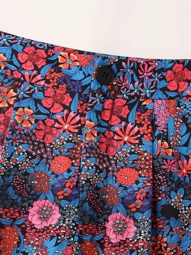Floraler Zweiteiler mit Bindeschleifen