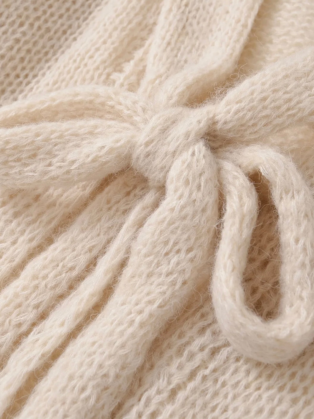 Feinstrick Bow Cardigan