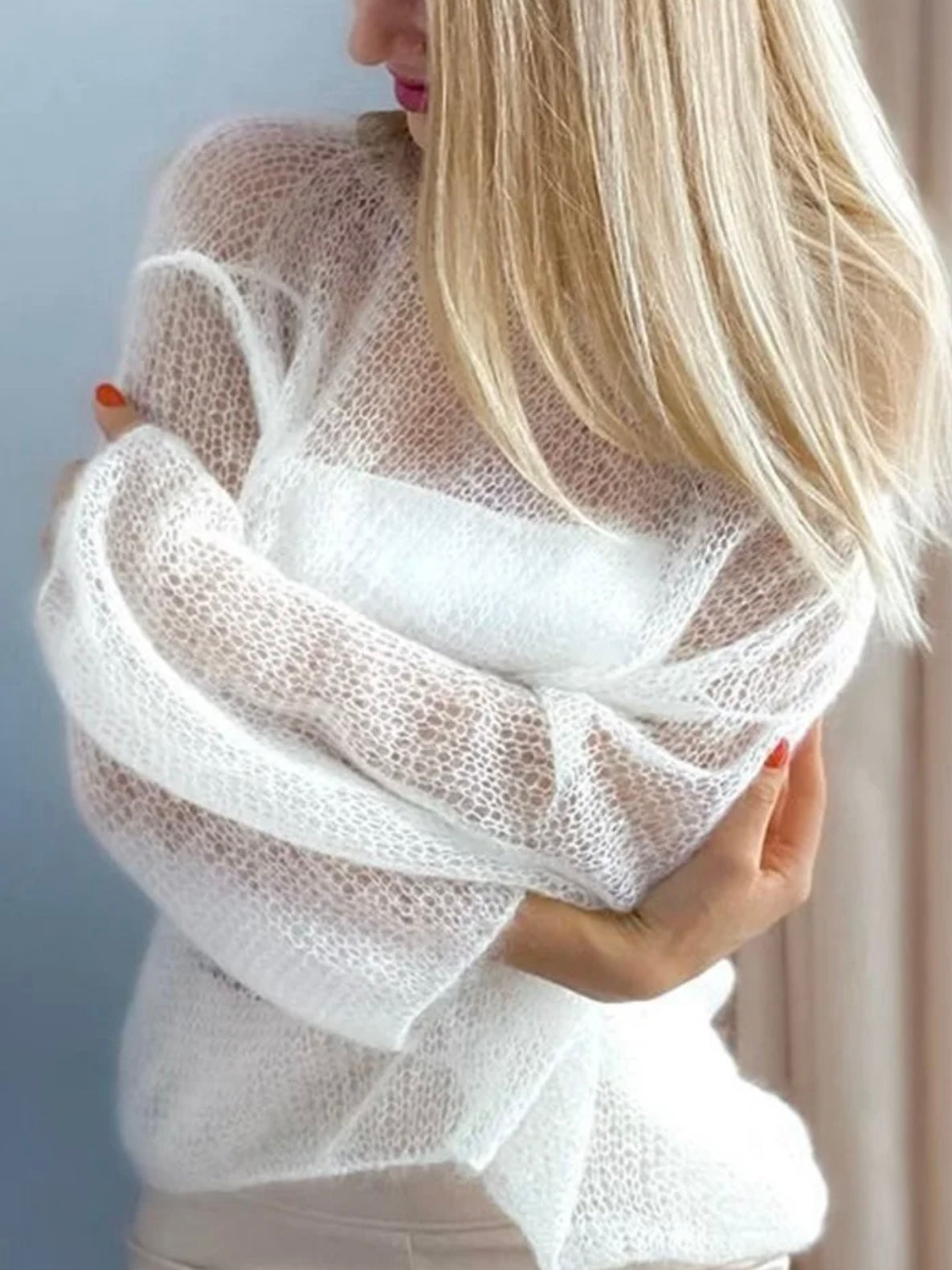 Leichtes Strickoberteil mit Lochmuster