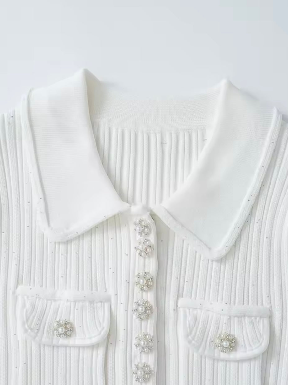 Rippstrickkleid mit Perlenknöpfen