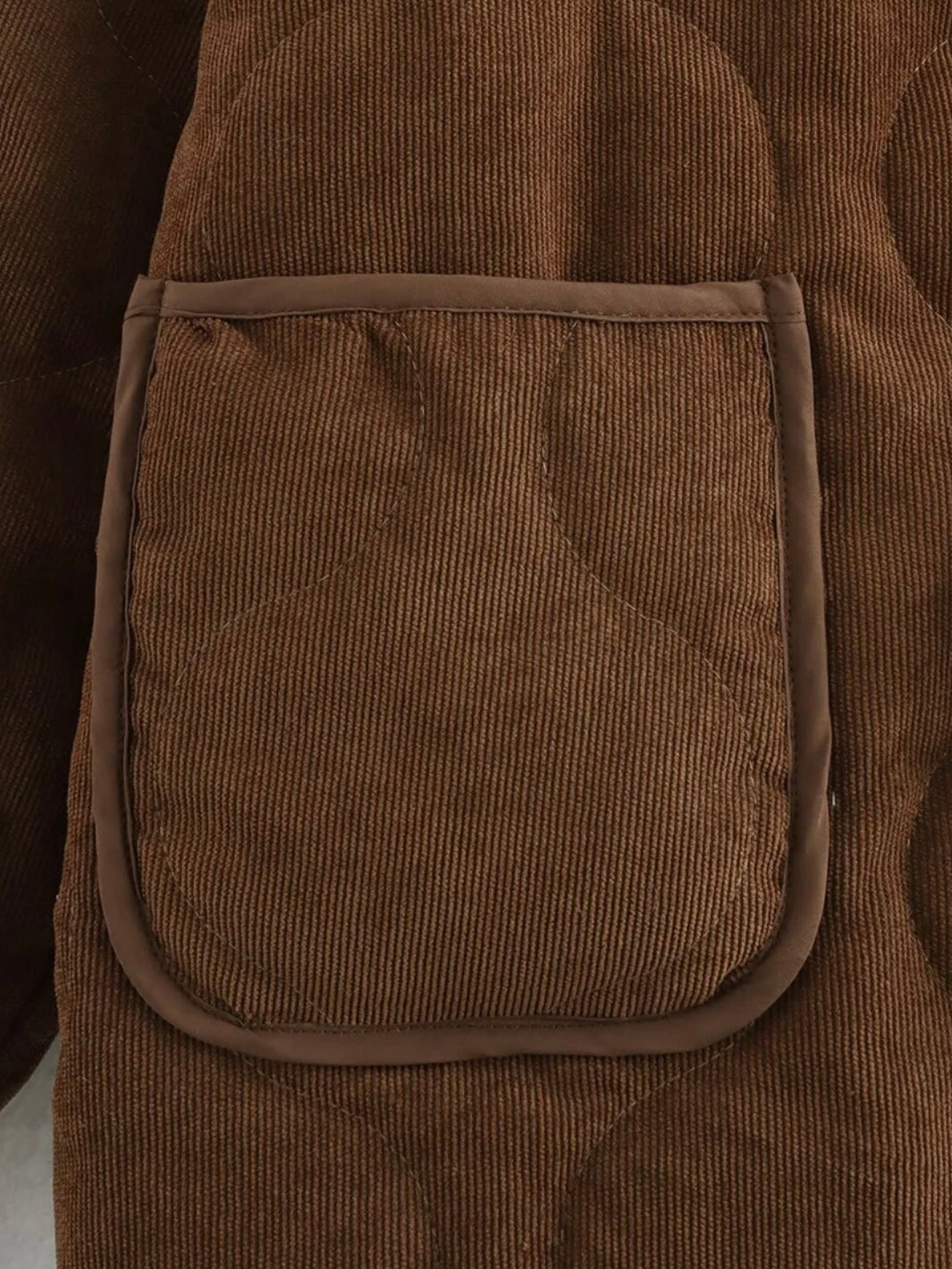 Leichte Übergangsjacke aus feinem Cord