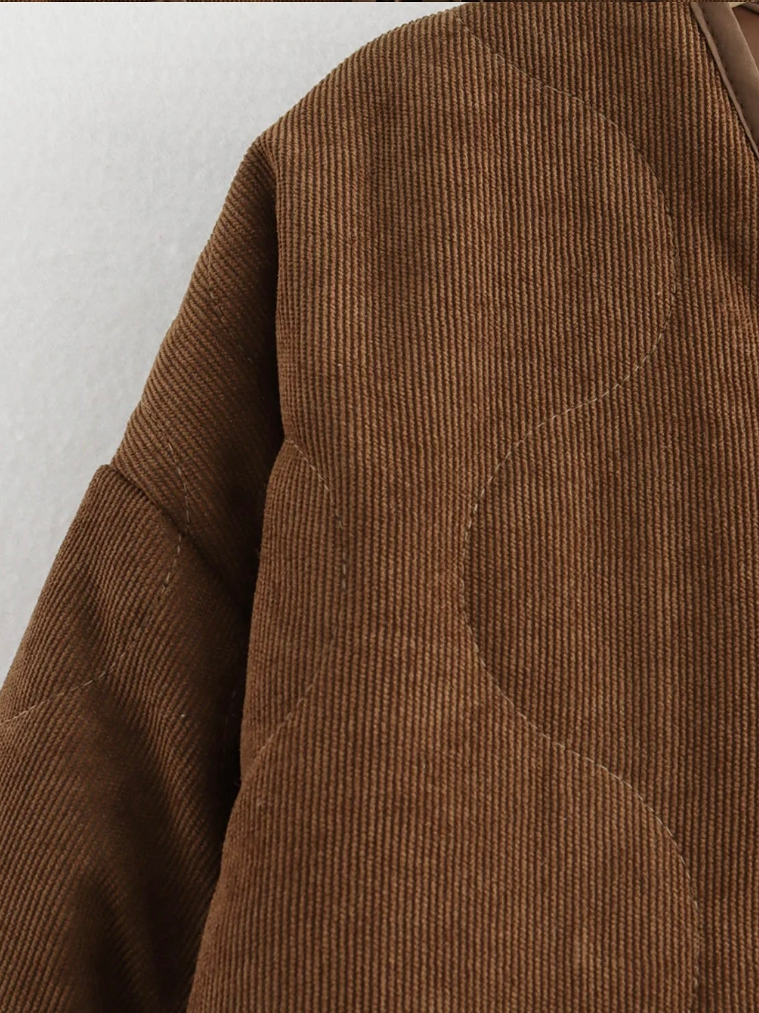 Leichte Übergangsjacke aus feinem Cord