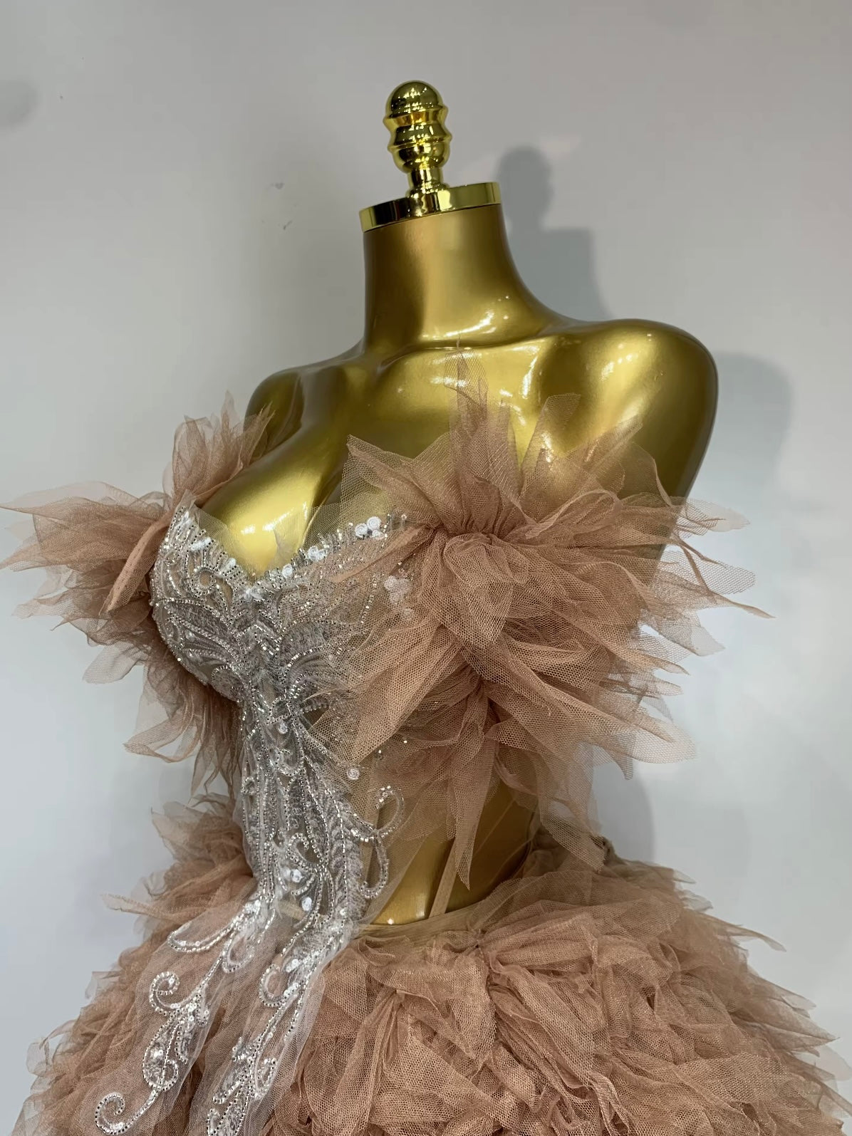 Cocktailkleid mit Rückenschnürung, Tüllbesatz & Strassverzierung