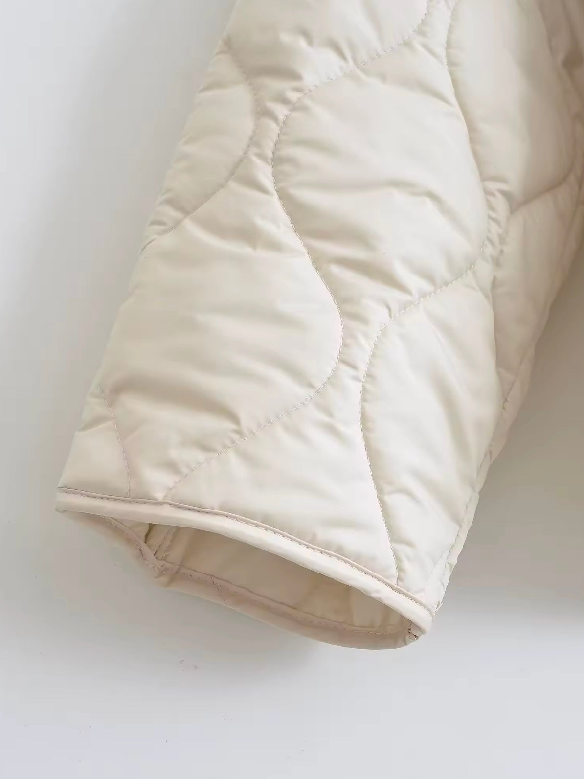 Gesteppte Übergangsjacke mit Schleifen