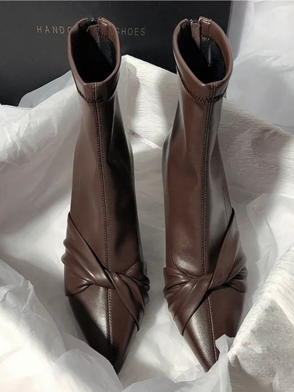 Stiefeletten mit Twist-Detail