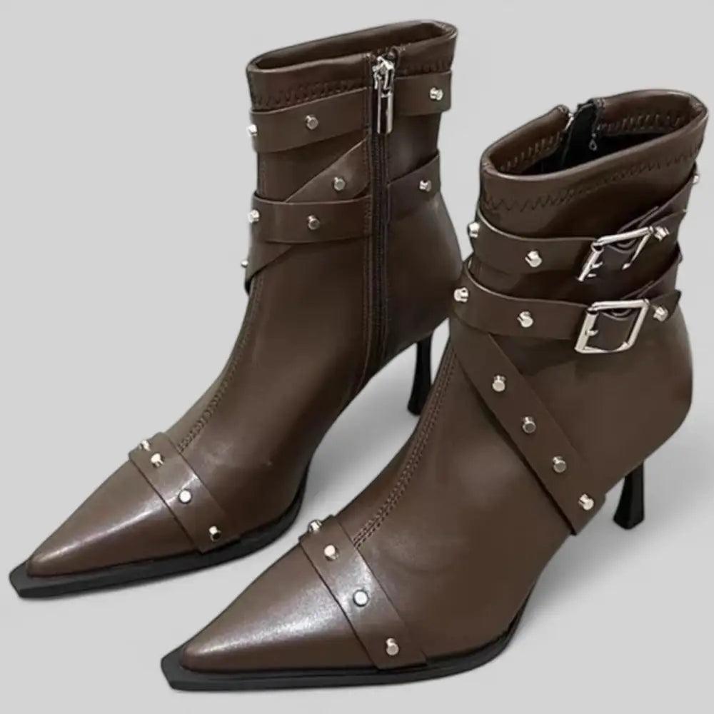 Gürtelschnallen-Ankle High Heel Boots - Sorentis