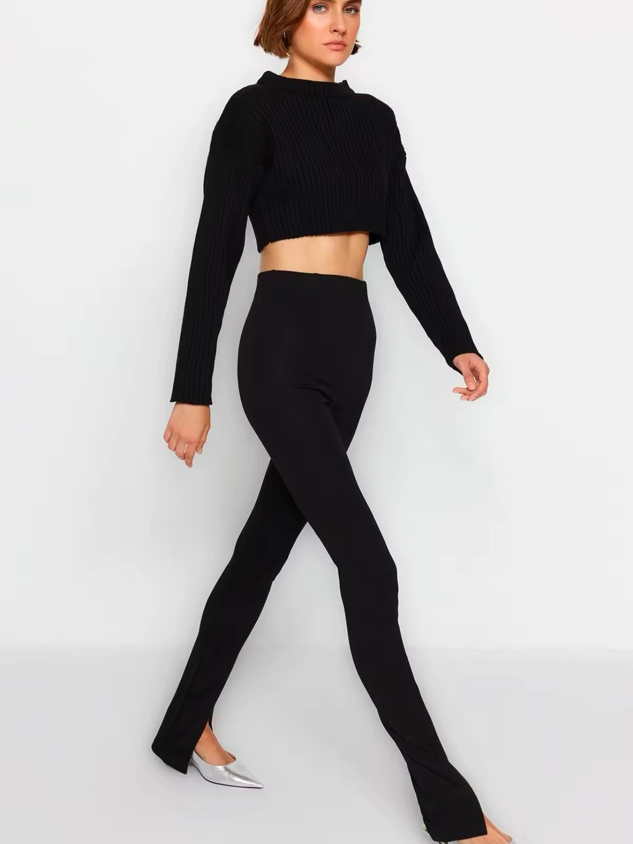 Elastische Leggings mit Schlitz