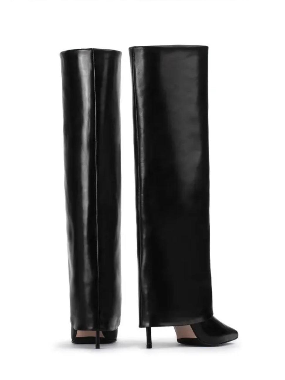 Kneehohe Stiletto Stiefel - Sorentis