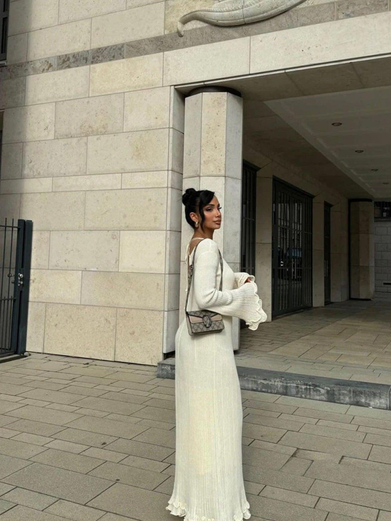 Strick Maxikleid mit Rippenstruktur und Trompetenärmeln - Sorentis