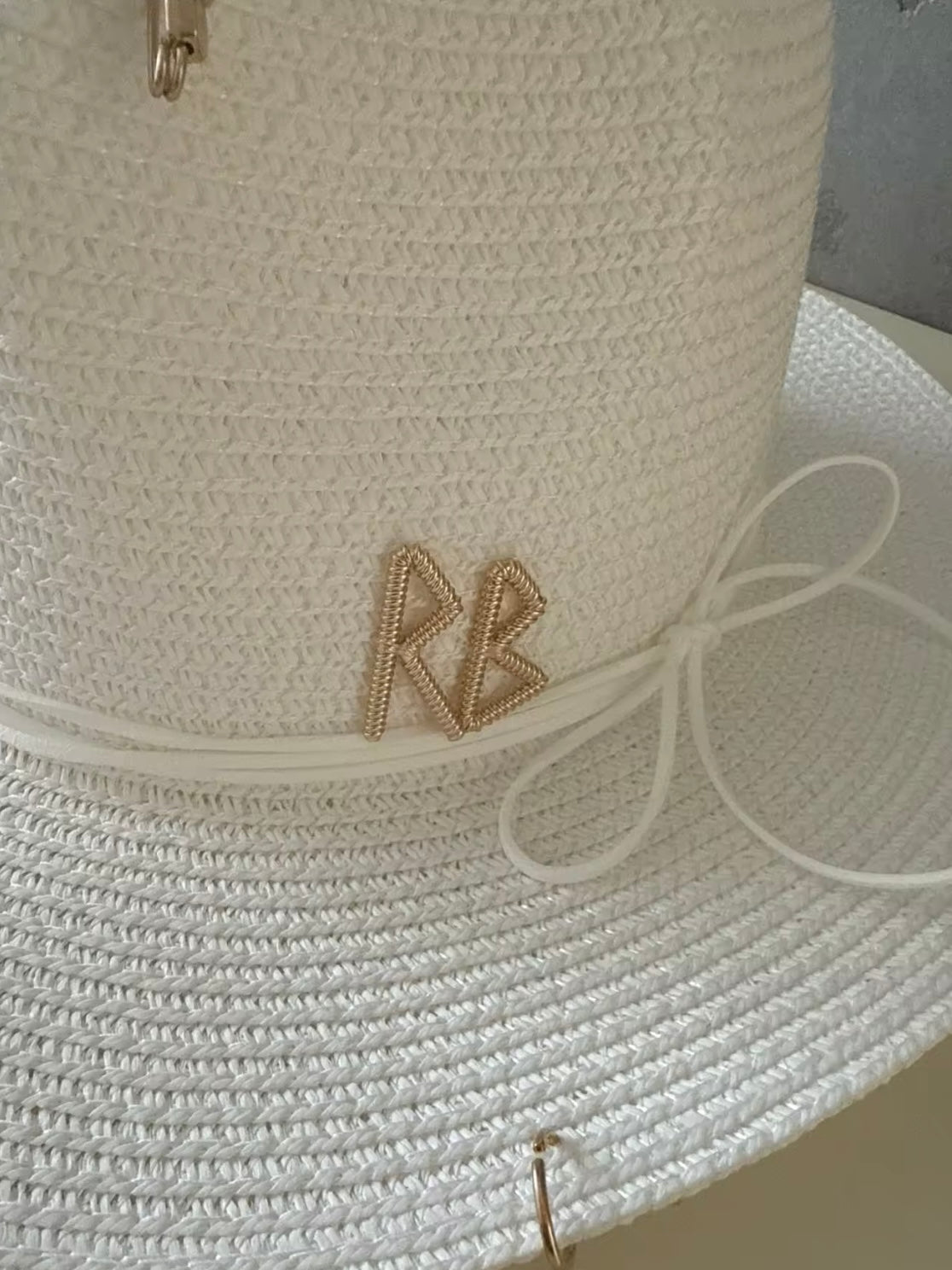 RB Strohhut mit Goldakzenten