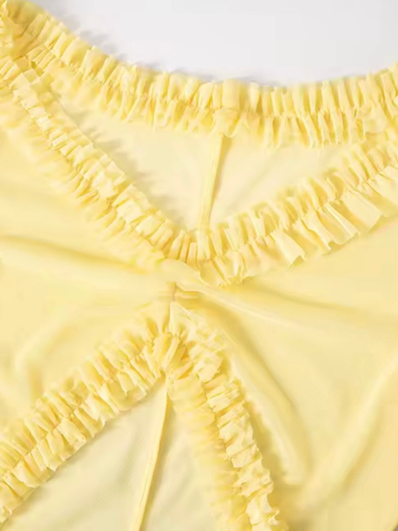 Fliesendes Meshkleid mit Rüschen-Saum