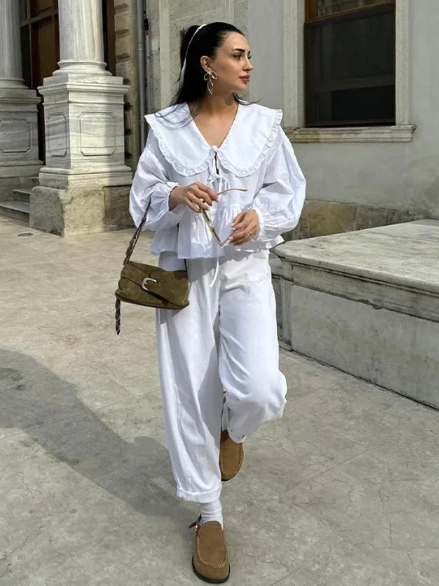 Vorne gebundene Schößchen-Bluse mit Bubikragen