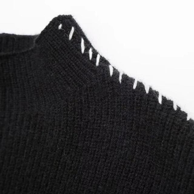 Strickpullover mit Weißer Nahtverzierung - Sorentis