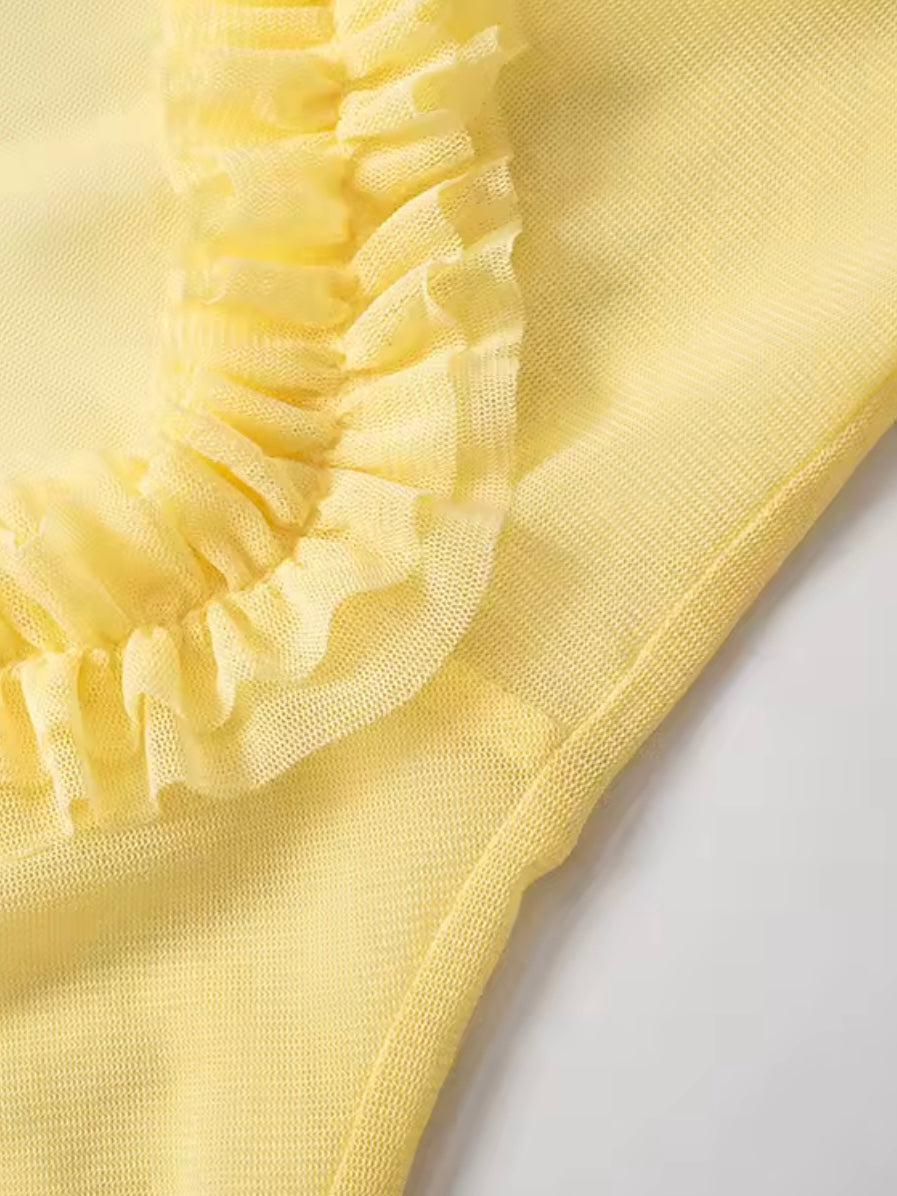 Fliesendes Meshkleid mit Rüschen-Saum