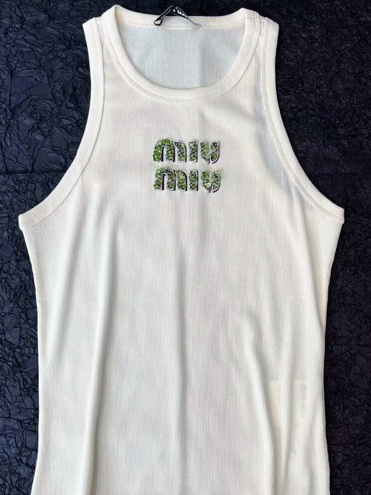 Mila Tanktop mit Perlen-Stickerei Logo