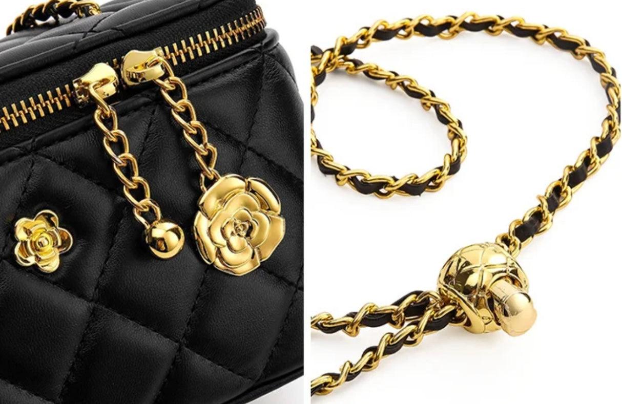 Gesteppte Koffer-Handtasche mit goldenen Details - Sorentis