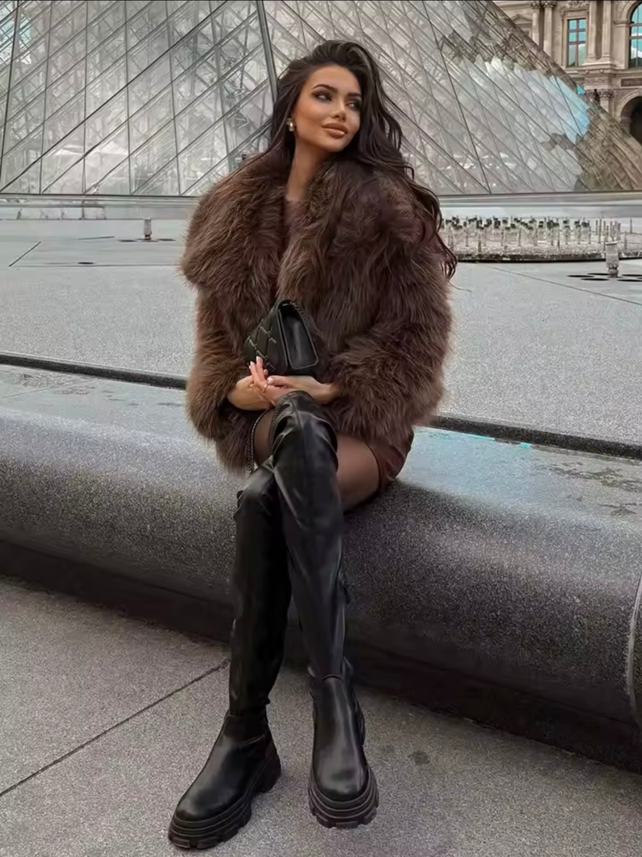 Dunkelbraune Kunstpelzjacke