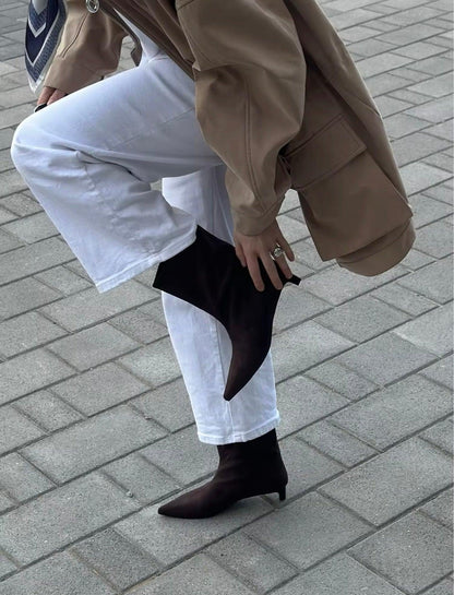 Stiefeletten in Eco-Wildleder mit spitzem Absatz - Sorentis