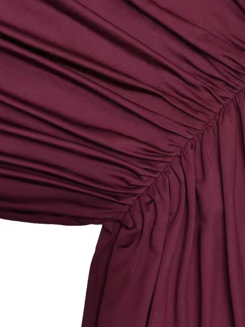 Asymmetrisches Drapiertes Minikleid mit Beinschlitz – Bordeaux