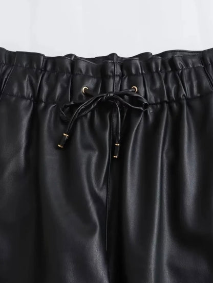 Weiche vegane Lederhose mit elastischem Bund