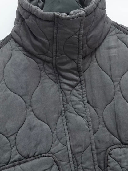 Steppjacke mit hohem Kragen im Used-Look