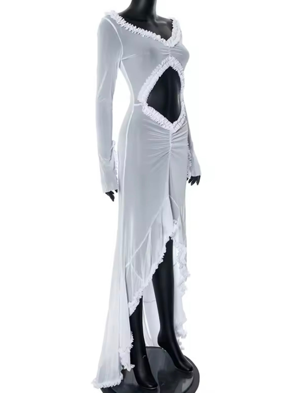 Fliesendes Meshkleid mit Rüschen-Saum