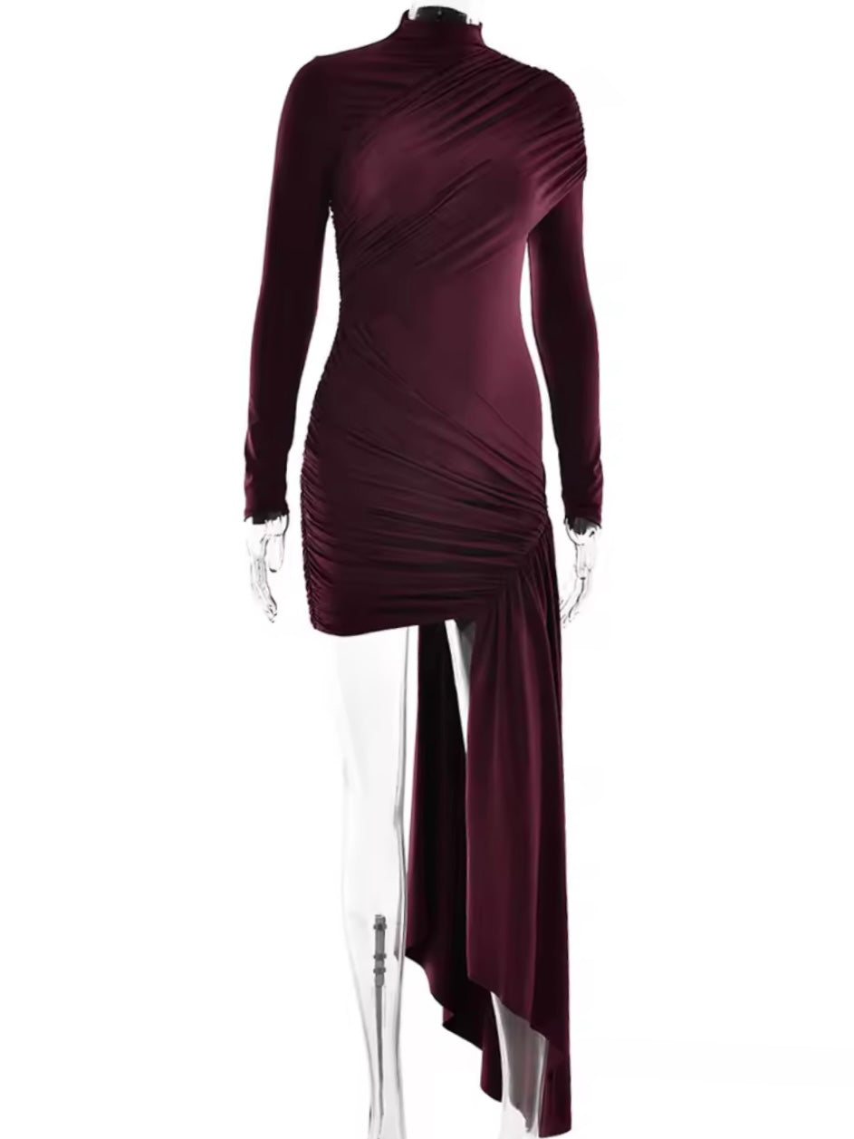 Asymmetrisches Drapiertes Minikleid mit Beinschlitz – Bordeaux