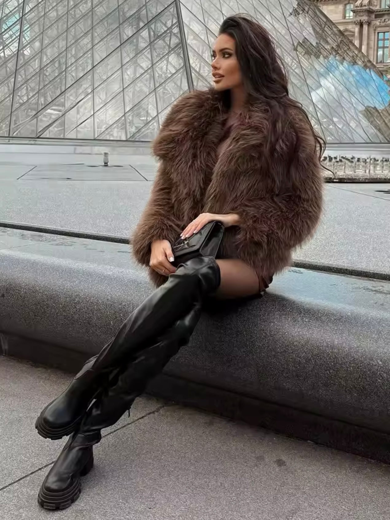 Dunkelbraune Kunstpelzjacke