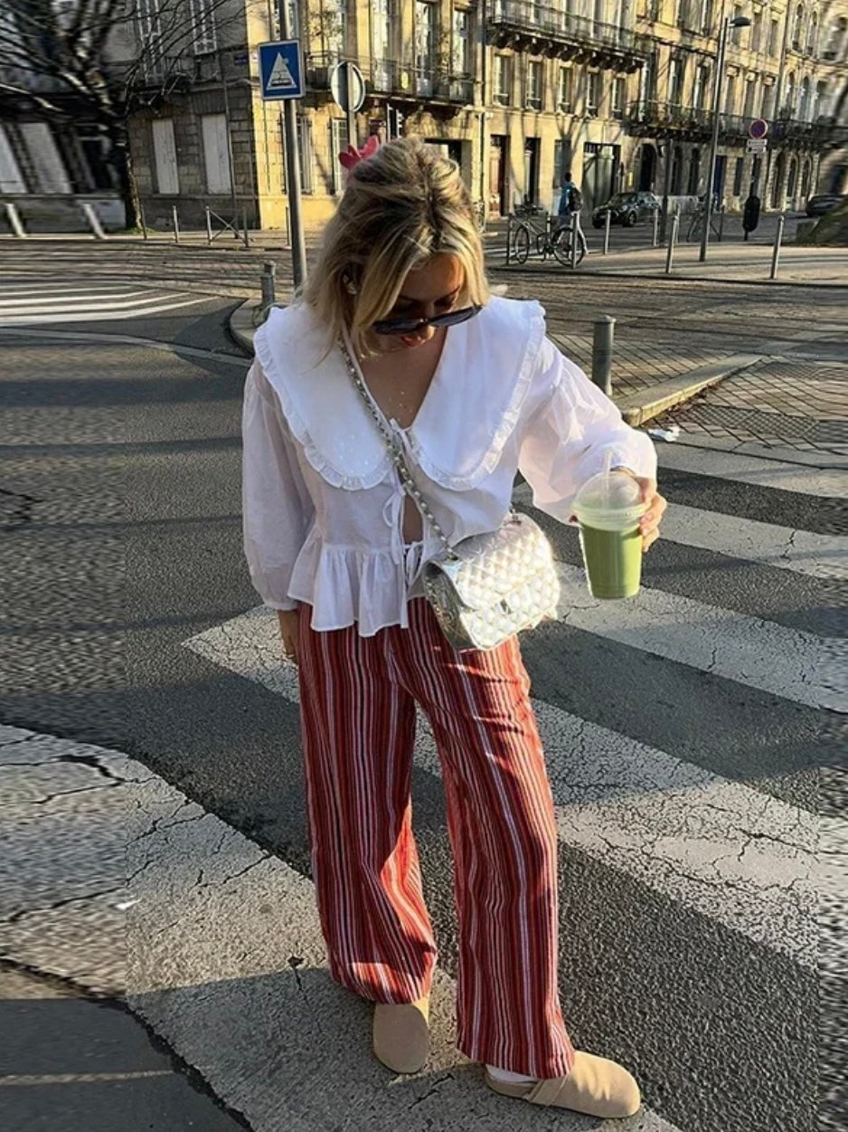Vorne gebundene Schößchen-Bluse mit Bubikragen