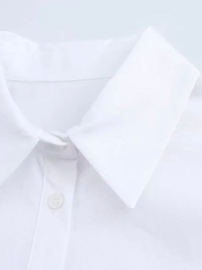 Cropped-Bluse mit Gürtel-Detail