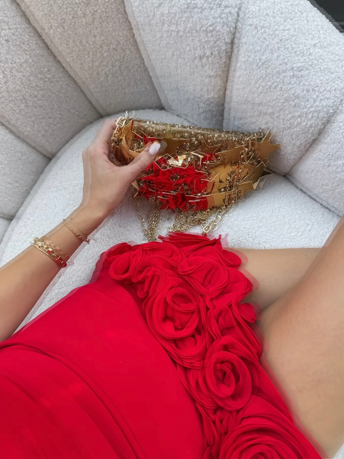 Minikleid in Rot mit 3D-Blumen-Rüschen