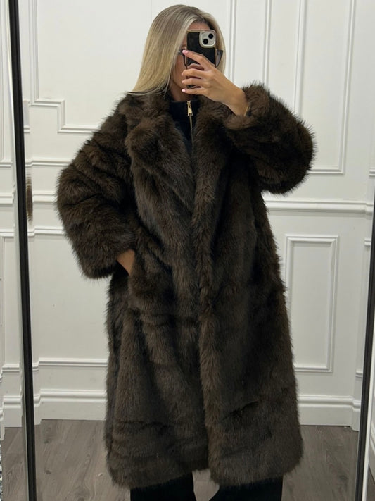 Kunstfell Mantel mit breitem Kragen in Dunkelbraun