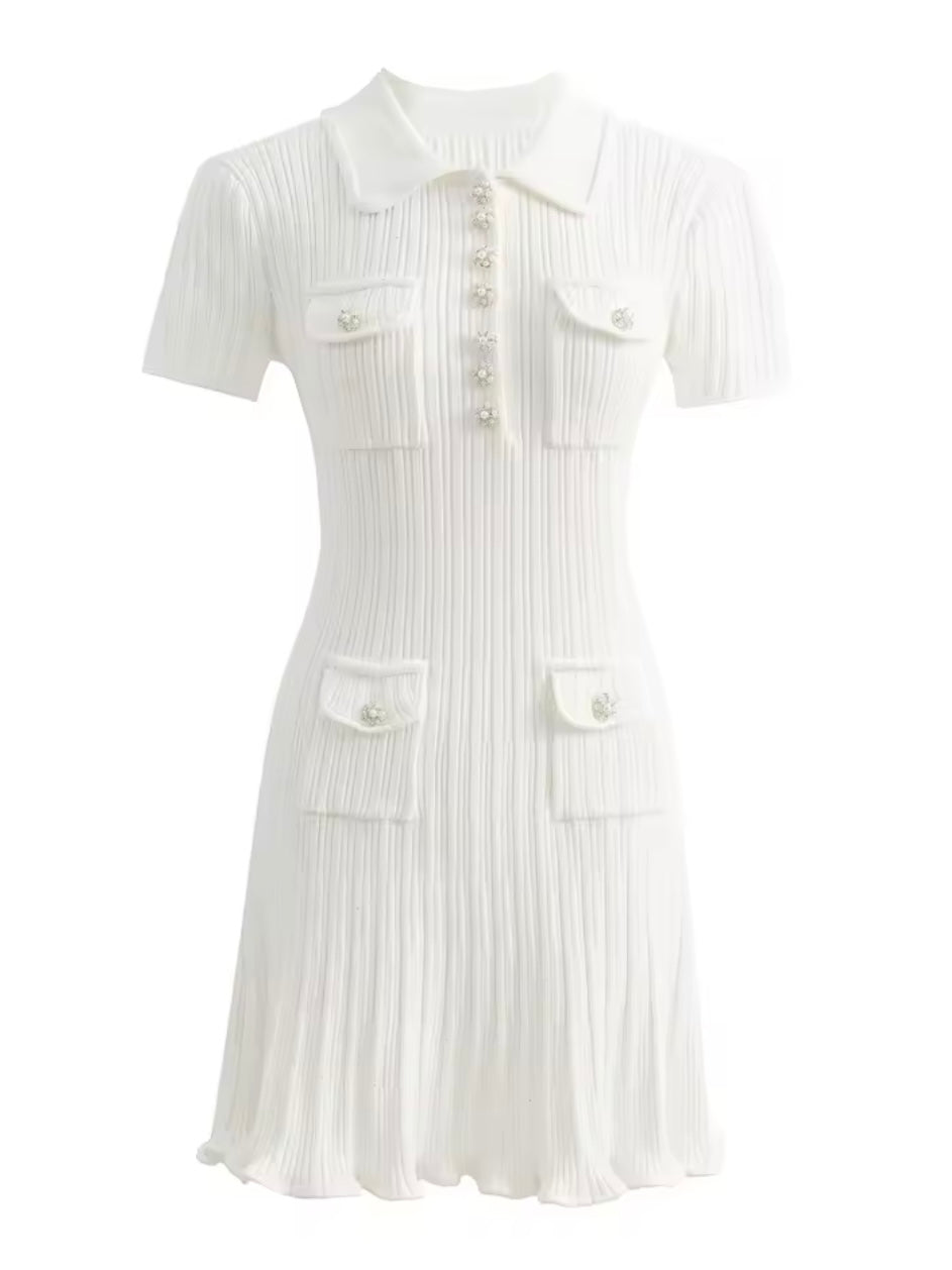 Rippstrickkleid mit Perlenknöpfen