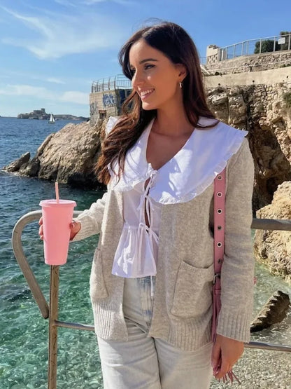 Vorne gebundene Schößchen-Bluse mit Bubikragen