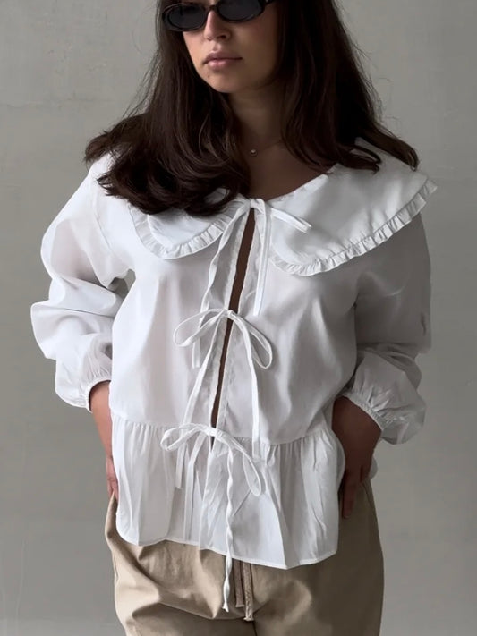 Vorne gebundene Schößchen-Bluse mit Bubikragen