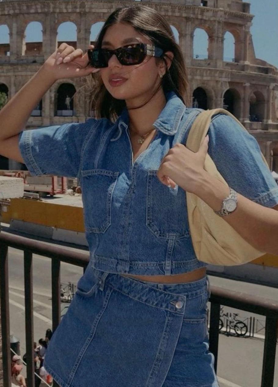 Zweiteiliges Denim Outfit mit Kurzarmjacke und Hosenrock - Sorentis