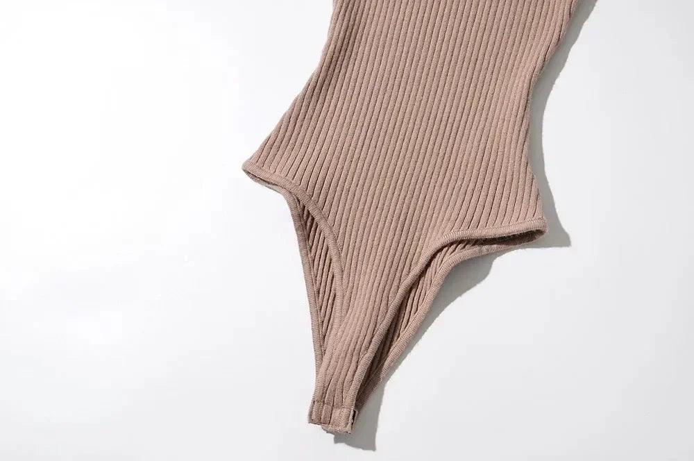 Komfortabler Taillierter High-Neck Rib-Strick Bodysuit - Sorentis